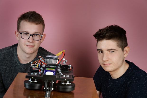 Hoverboard gewinnt Bundespreis bei «Jugend forscht» - ein Grund zu feiern!